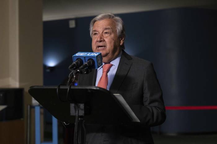 El secretario general de Naciones Unidas, Antonio Guterres, da un discurso antes del inicio de la conferencia de 2020 para revisar el Tratado de No Proliferación Nuclear, en la Asamblea General de la ONU, el lunes 1 de agosto de 2022. (AP Foto/Yuki Iwamura)