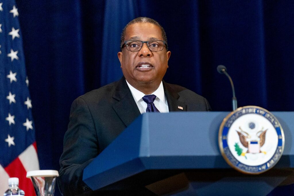 Subsecretario Nichols asegura que EE.UU perseguirá a quienes socavan transición democrática