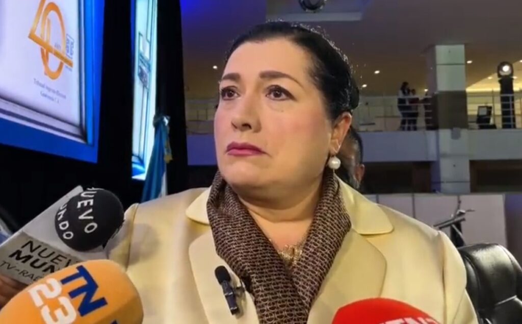 Juez Fredy Orellana ordena investigar a presidenta de TSE Blanca Alfaro