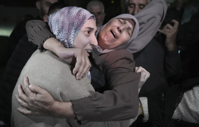 Foto AP: Israel y Palestina liberan a rehenes