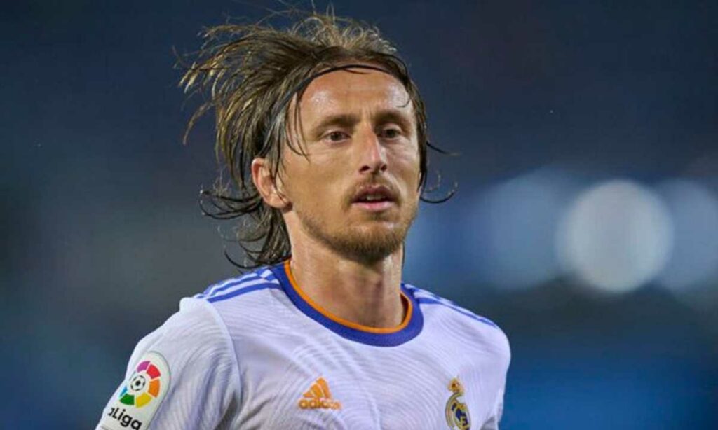 El centrocampista del Real Madrid Luka Modric no forma parte de la convocatoria para el juego contra el Nápoles. Foto: AFP