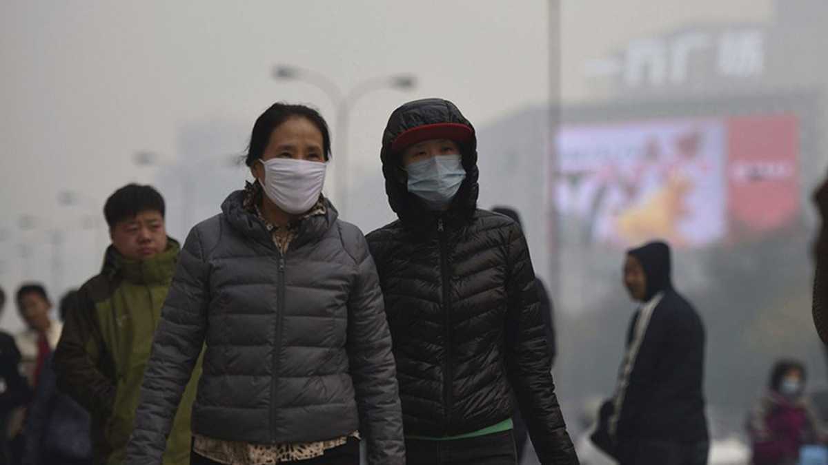 La Organización Mundial de la Salud (OMS) expresó, inquietud por el aumento de enfermedades respiratorias en China. Foto: AFP