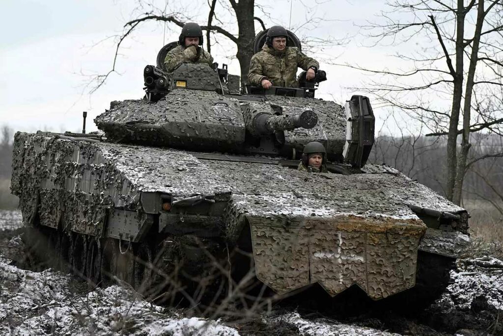 Rusia afirmó que capturó un pueblo cerca de Bajmut, en el este de Ucrania, una zona arrasada por los combates. Foto: AFP