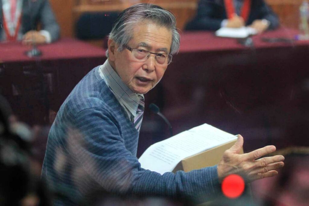 Un tribunal de Perú inició este lunes el juicio oral contra el octogenario expresidente Alberto Fujimori por una matanza de seis campesinos.