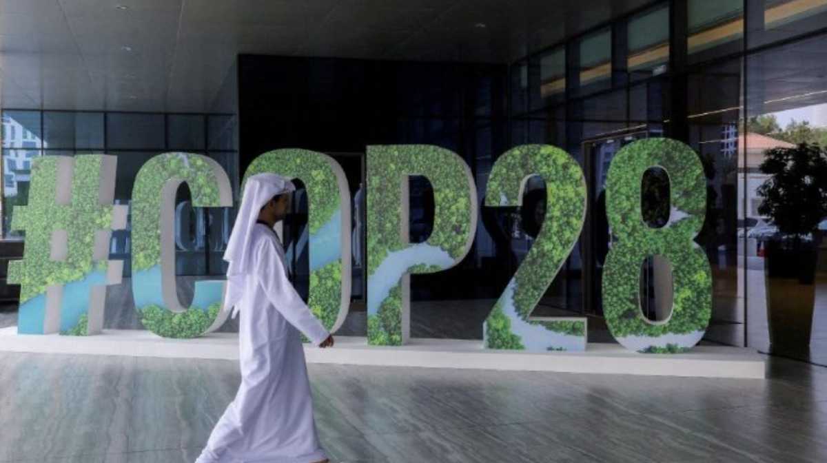 Arabia Saudita, feroz oponente a abandonar los combustibles fósiles, domina el bloque árabe en negociaciones sobre el clima de la COP28. Foto: AFP