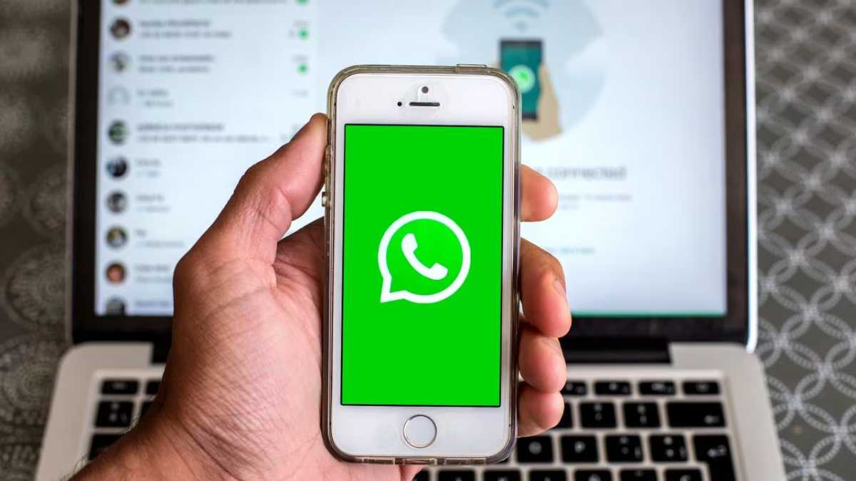 WhatsApp es el principal recurso de las personas para poder comunicarse de manera rápida y efectiva con sus contactos. Foto: AFP