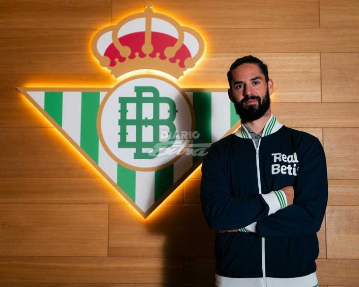 El centrocampista Isco Alarcón, que llegó este verano al Betis como agente libre, renovó su contrato hasta junio de 2027. Foto: AFP