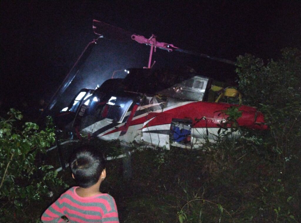 Helicóptero se desploma en Petén