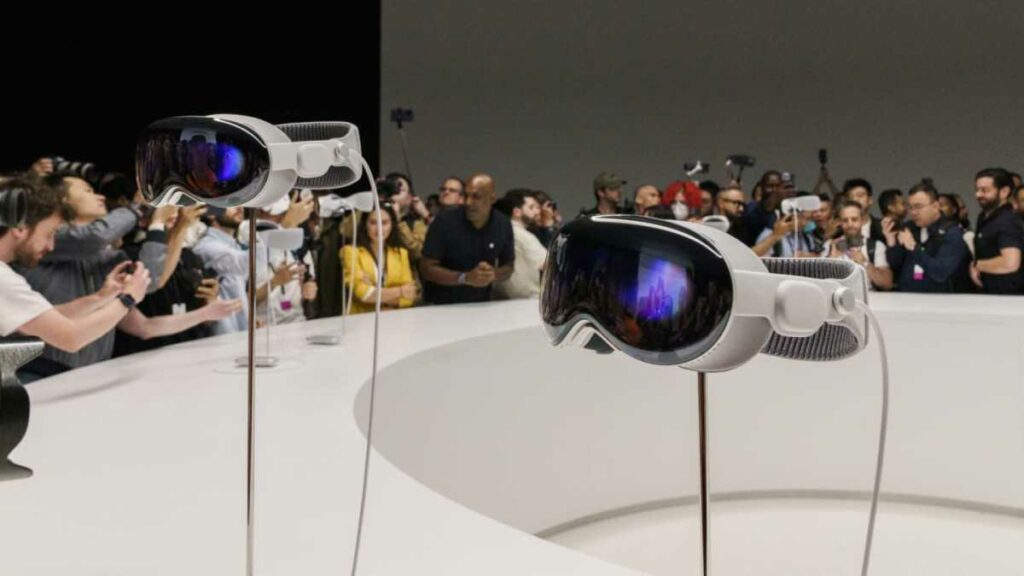 Apple anunció que presentará sus gafas de realidad mixta Vision Pro en Estados Unidos el 2 de febrero de 2024. Foto: AFP