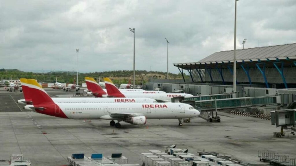 La compañía aérea Iberia canceló casi 400 vuelos en España por una huelga convocada por su personal de tierra. Foto: AFP