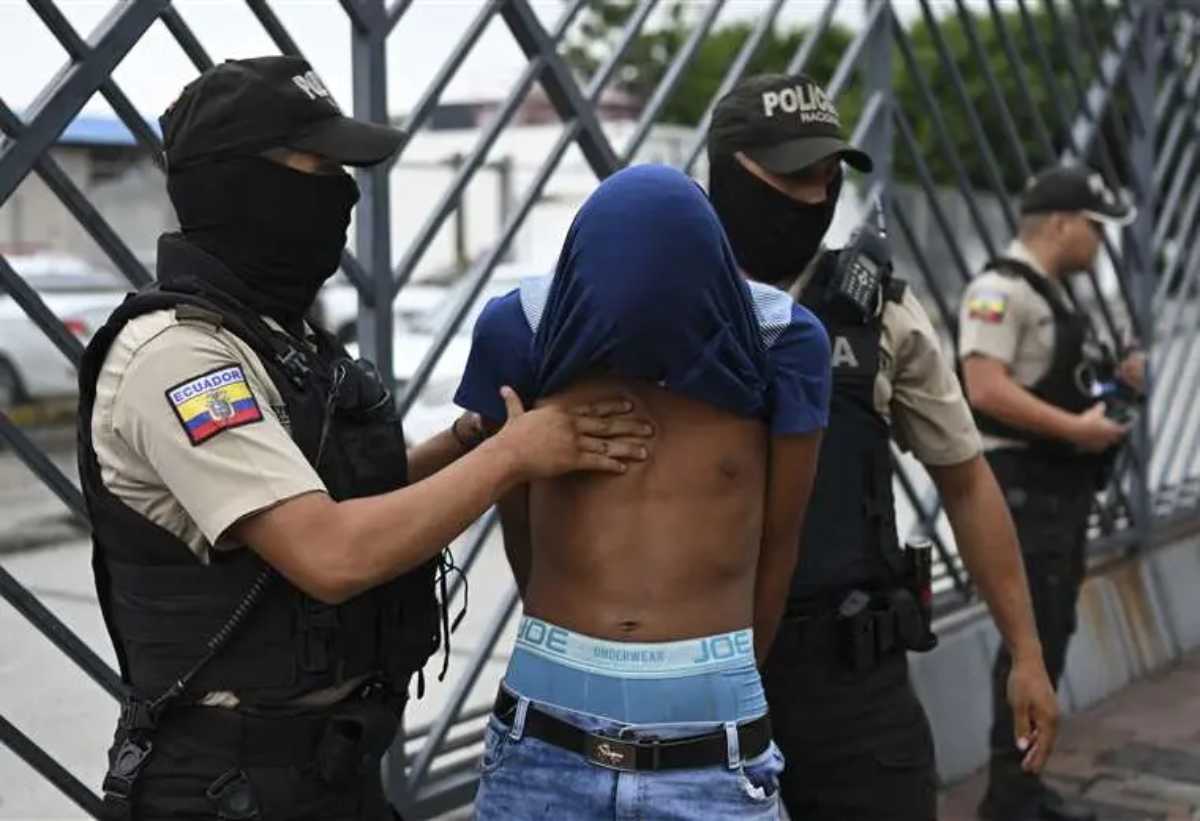 Dentro de las cárceles de Ecuador el narco gestó un infierno, cuyas lenguas de fuego se extendieron a las calles. Foto: AFP