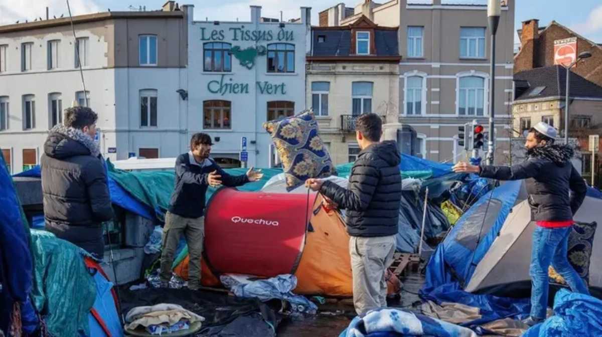 Un número récord de personas solicitaron asilo en Francia en 2023, informó la autoridad de protección de refugiados. Foto: AFP
