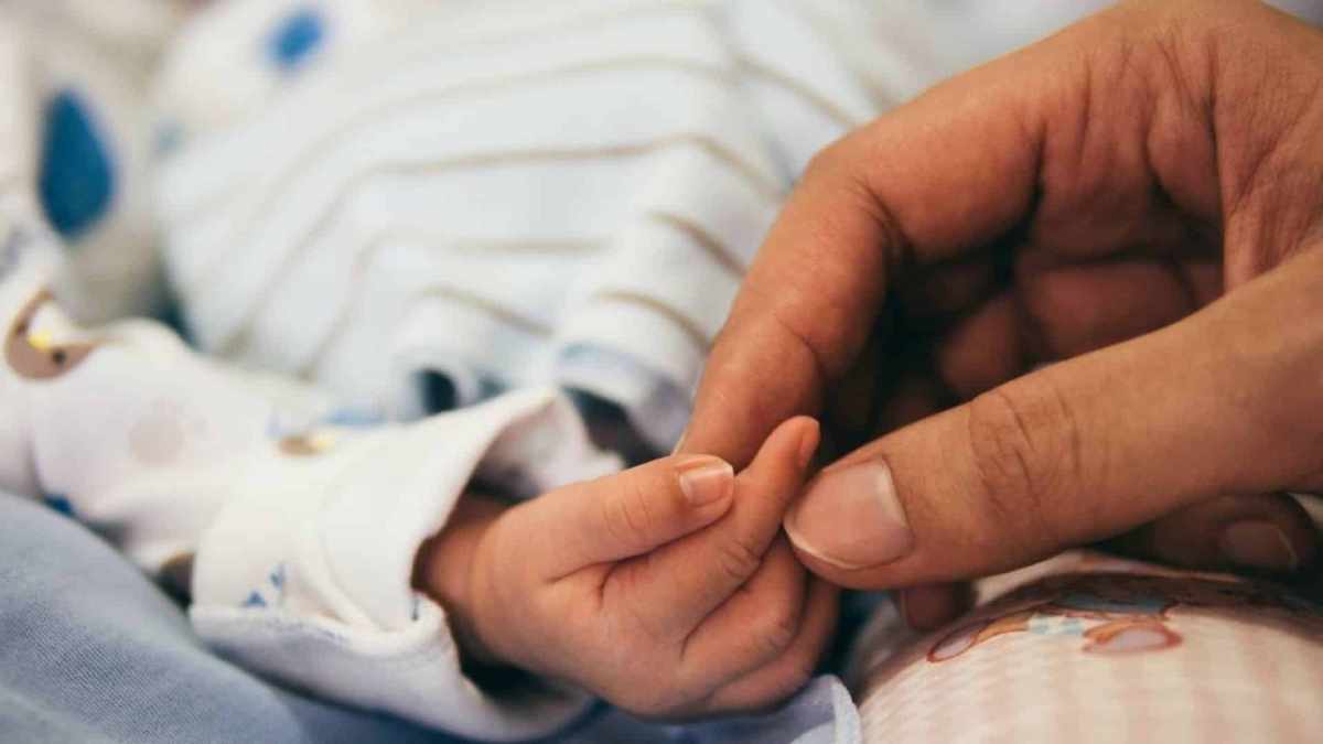 España contabilizó 322 mil 075 nacimientos en 2023, la cifra más baja desde que se comenzaron a llevar estos registros en 1941. Foto: AFP