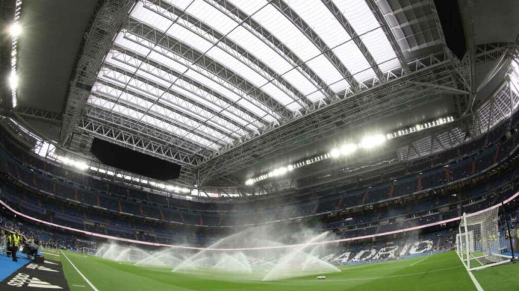 La NFL anunció que disputará su primer partido de temporada regular de la campaña 2025 con el estadio del Real Madrid. Foto: AFP
