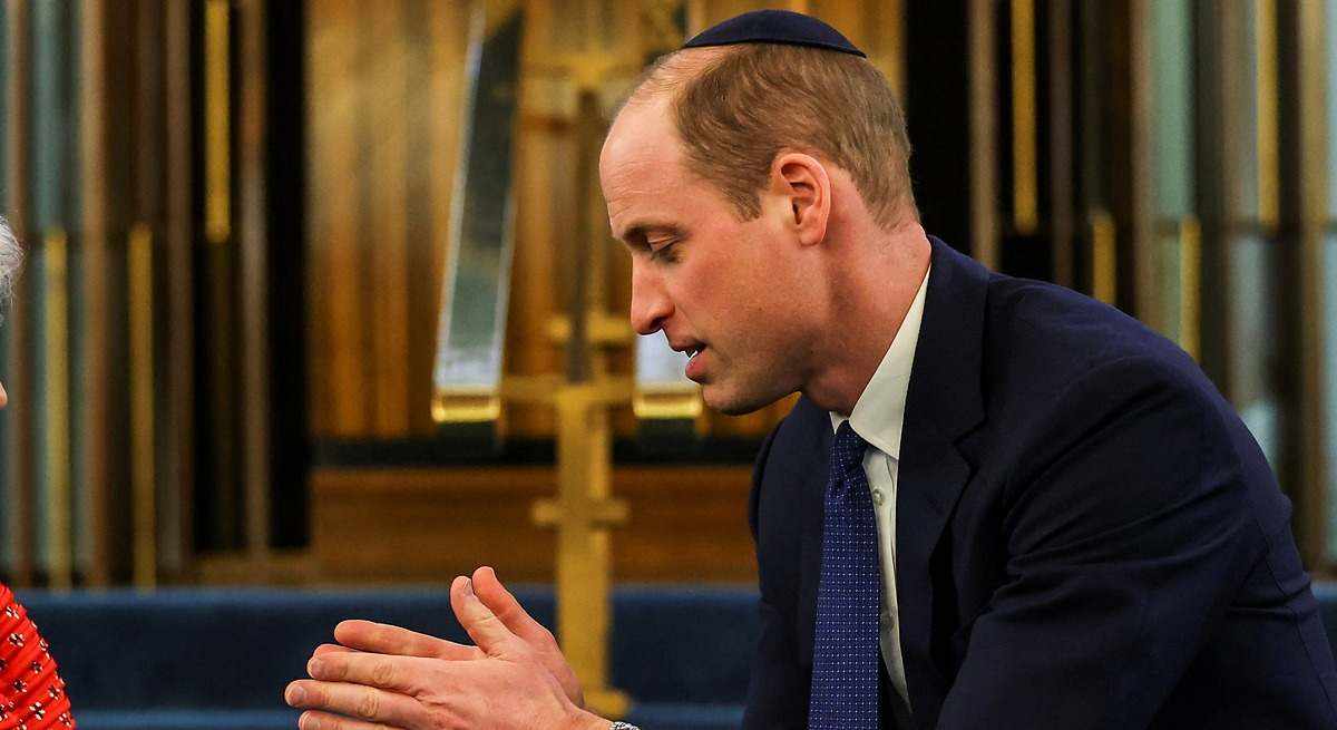 El príncipe Guillermo, heredero de la corona británica, condenó en una visita a una sinagoga de Londres “el aumento del antisemitismo” en Reino Unido.