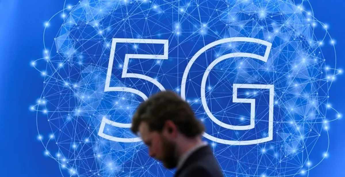 La UE evalúa una expansión de su marco regulatorio para que las grandes empresas tecnológicas paguen el desarrollo de la red 5G. Foto: AFP