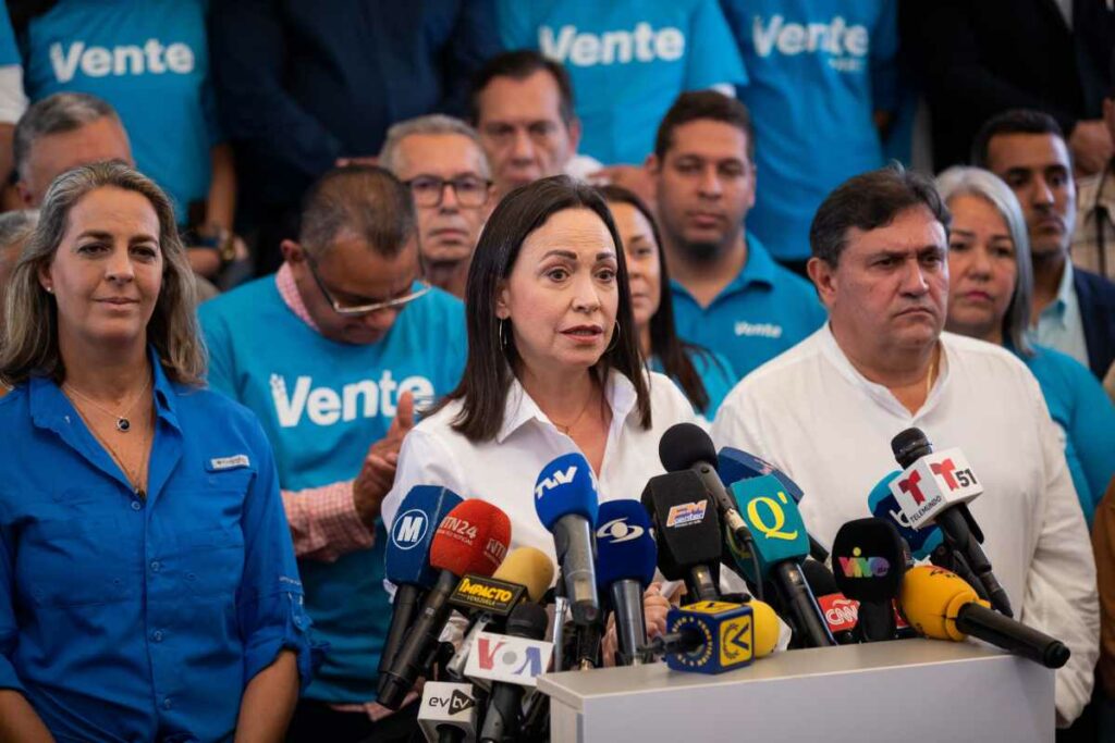 El fiscal general de Venezuela, anunció que el Ministerio Público solicitó órdenes de captura contra otros siete miembros campaña de María Corina Machado. Foto: AFP