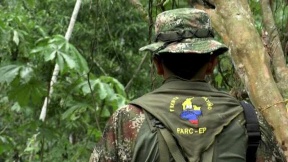 El gobierno de Colombia decretó suspender en tres departamentos del país la tregua pactada con la mayor facción disidente de las FARC. Foto: AFP