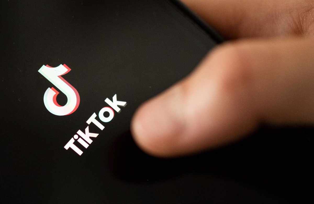 Italia impuso a la red social china TikTok una multa de 10 millones de euros por su falta de control de contenidos. Foto: AFP