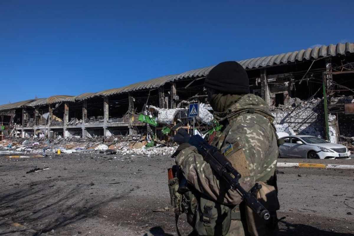 Milicias pro ucranianas atacaron dos regiones rusas fronterizas, después que Kiev efectuara en suelo ruso uno de sus mayores operativos con drones. Foto: AFP