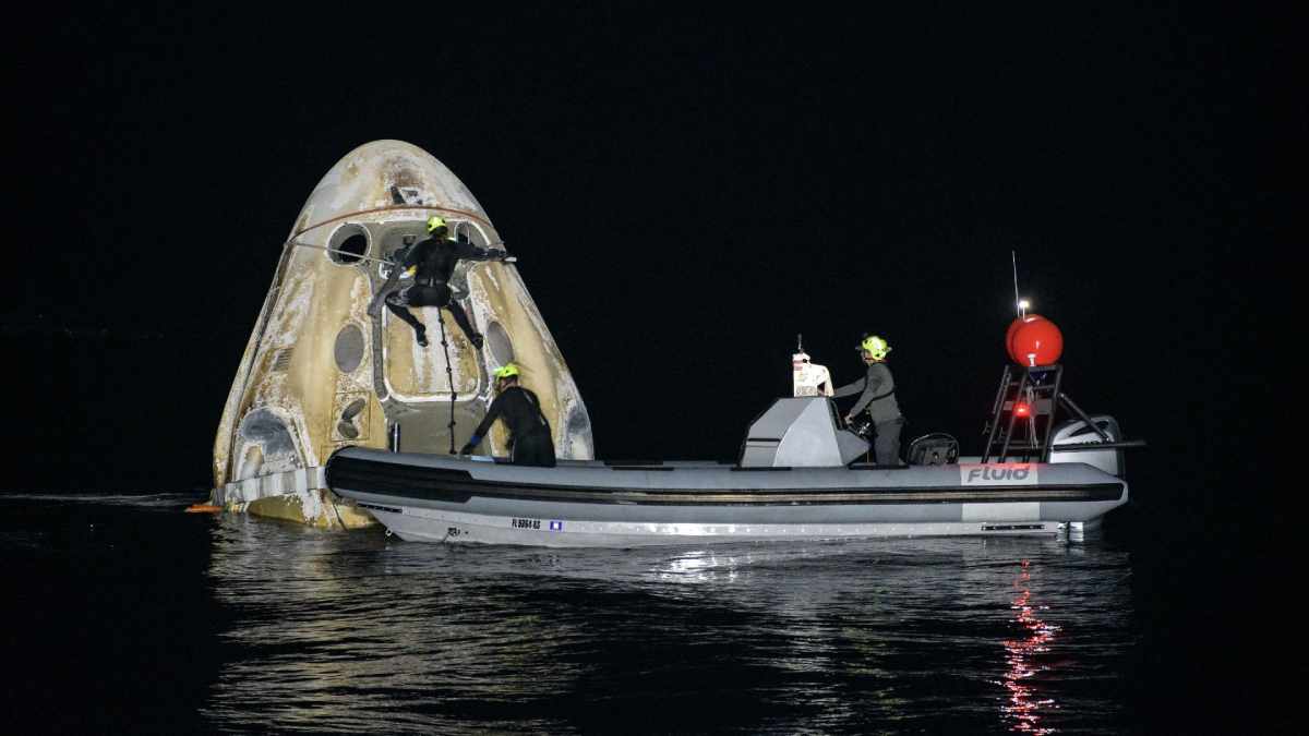 Cuatro astronautas de la Estación Espacial Internacional regresaron a la Tierra, con un amerizaje en aguas del Golfo de México. Foto: AFP