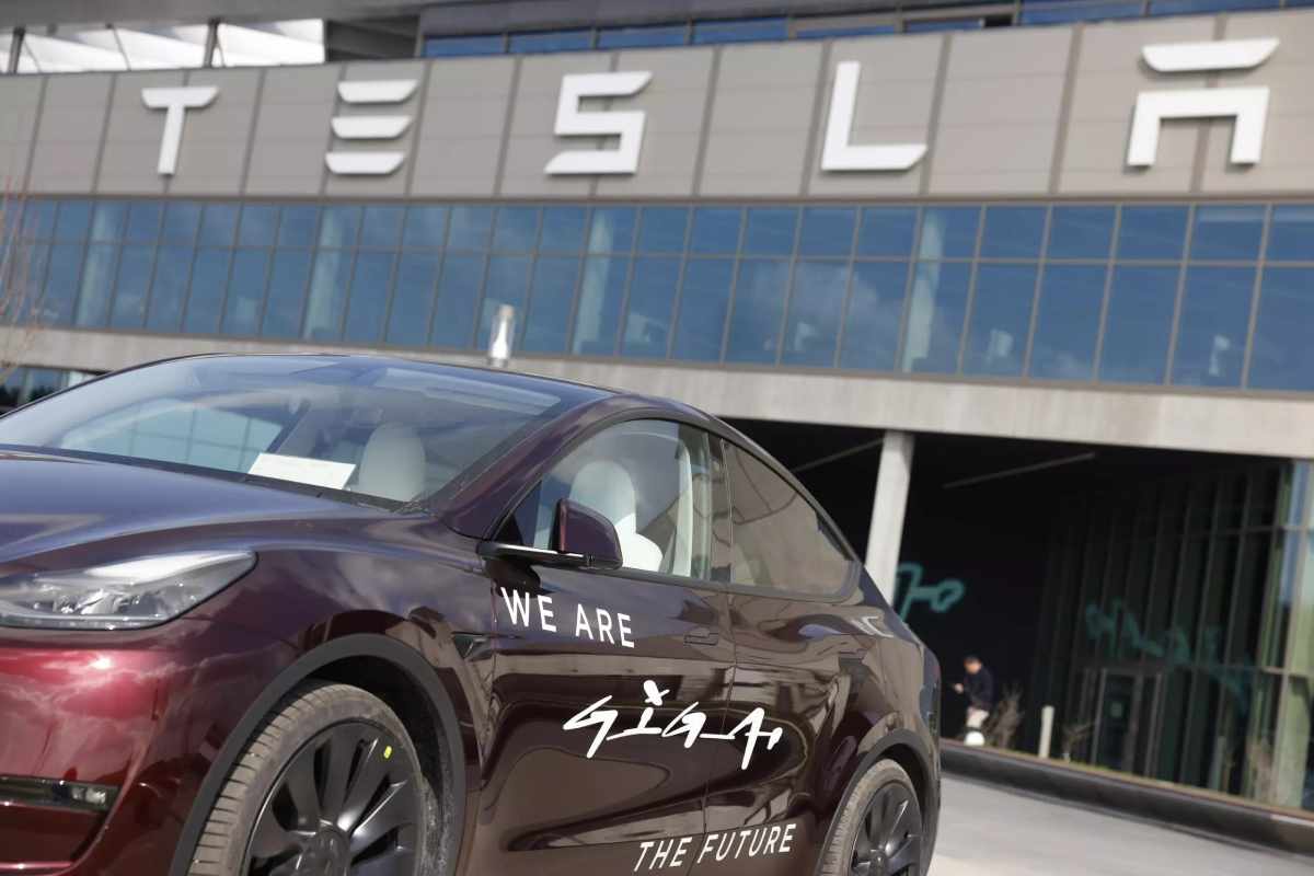El fabricante de autos eléctricos Tesla, que debe publicar sus resultados trimestrales, atraviesa un período difícil de competencia. Foto: AFP