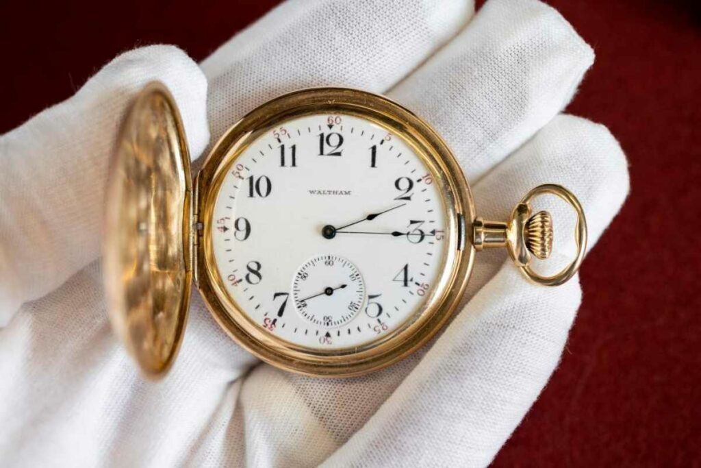 Un reloj de oro que perteneció al pasajero más rico del Titanic se vendió en una subasta en Reino Unido. Foto: AFP