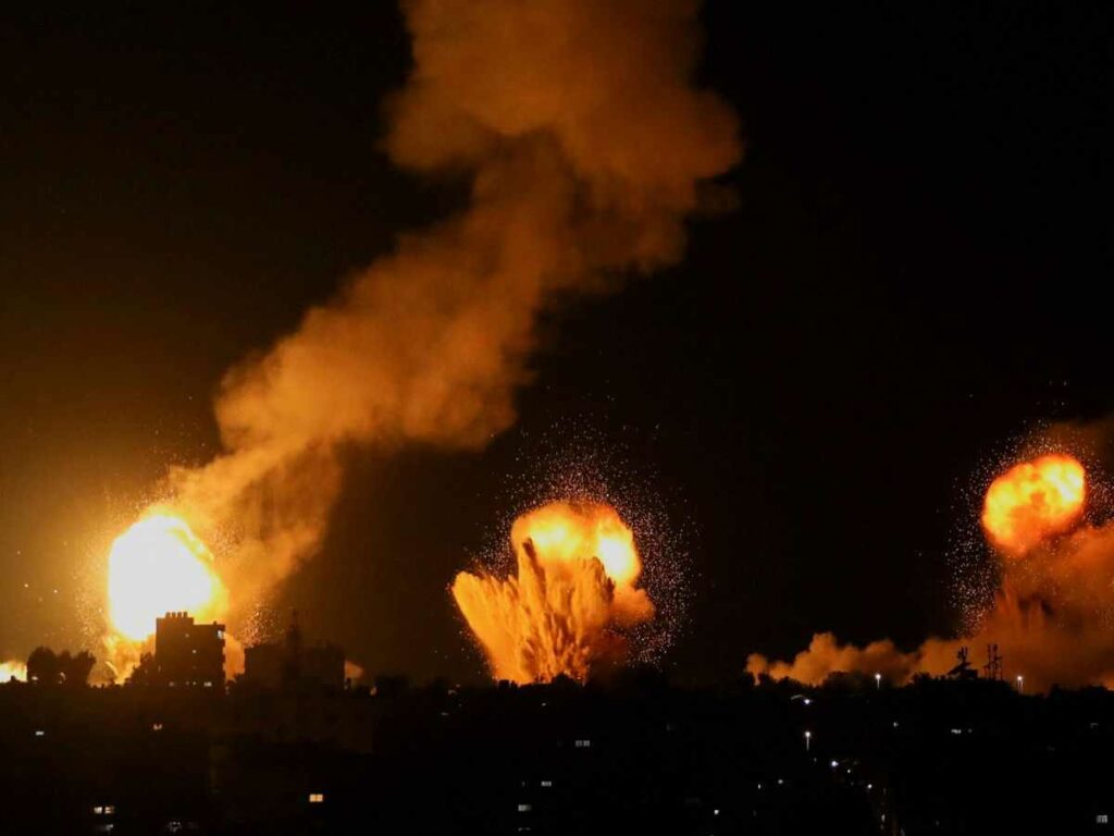 Hezbolá anunció la muerte de dos de sus combatientes en bombardeos de Israel, que intensificó sus acciones. Foto: AFP