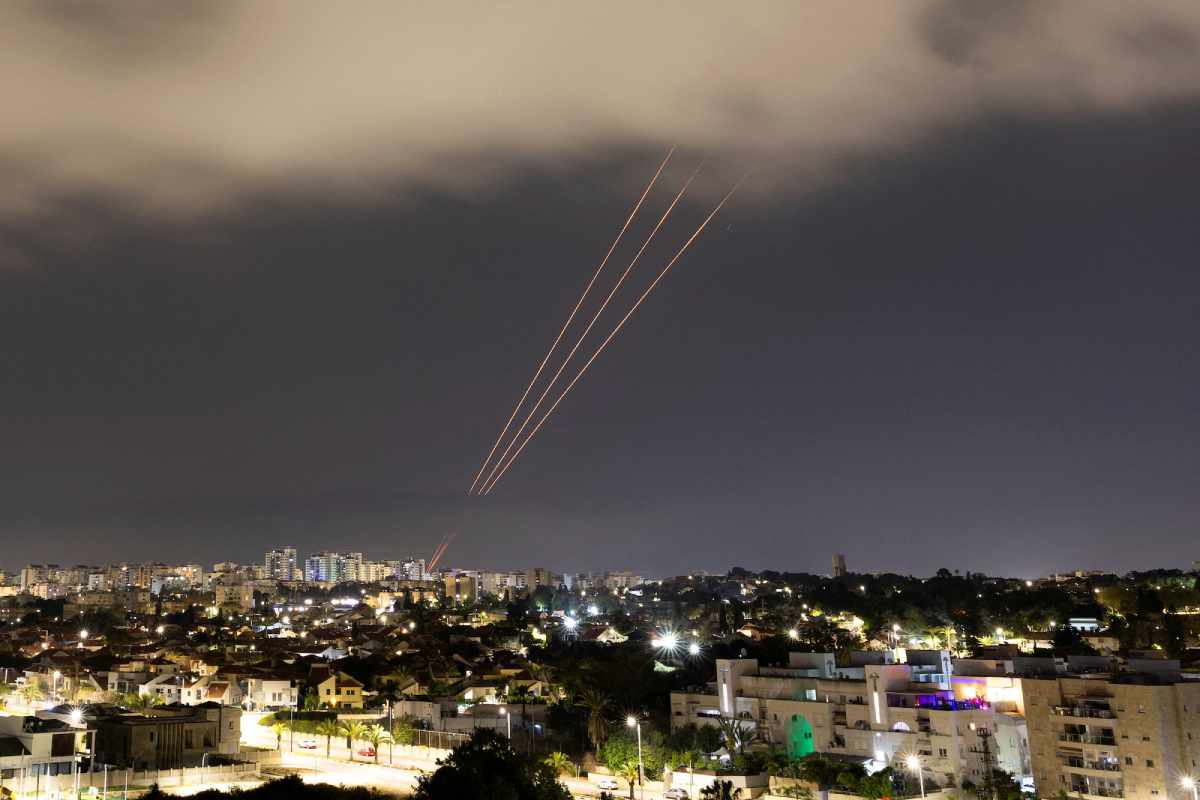 La medida se produce días después de que Irán disparara decenas de misiles contra Israel.