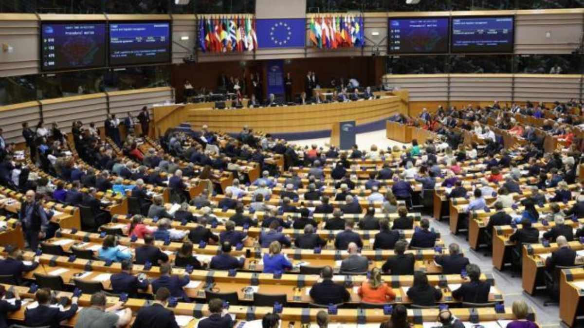 El Parlamento Europeo adoptó la primera ley de la UE para combatir la violencia contra las mujeres. Foto: AFP