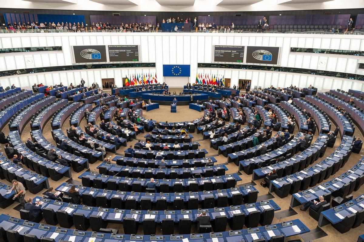 La plenaria del Parlamento Europeo aprobó la reforma de las reglas presupuestarias de la Unión Europea (UE). Foto: AFP