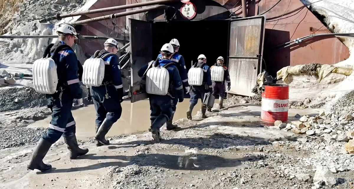 Los socorristas rusos pusieron fin de la operación para rescatar a 13 mineros atrapados bajo tierra tras un derrumbe hace más de dos semanas. Foto: AFP