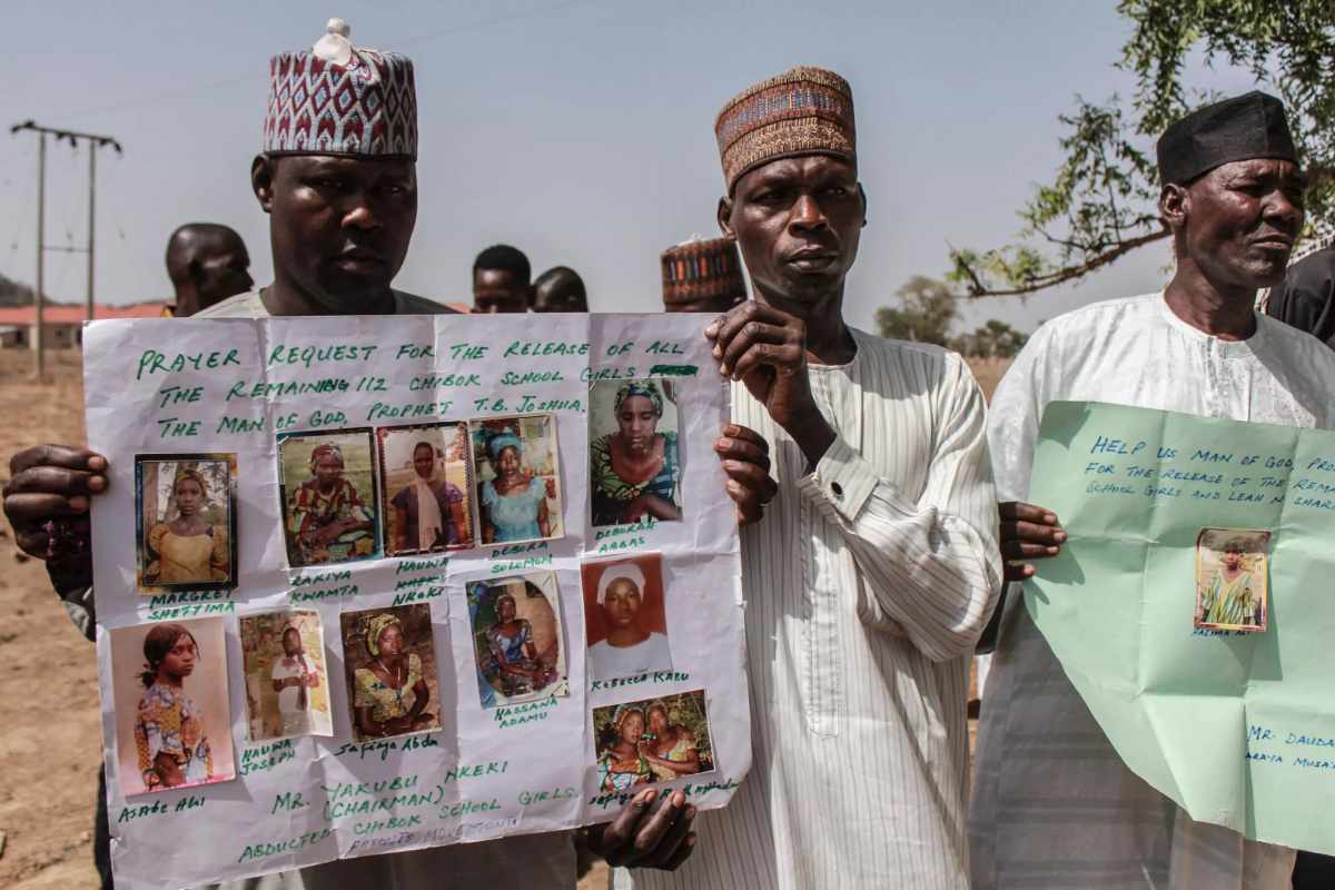 Diez años después de ser secuestrada en Nigeria por combatientes de la organización yihadista Boko Haram, familiares esperan su regreso. Foto: AFP