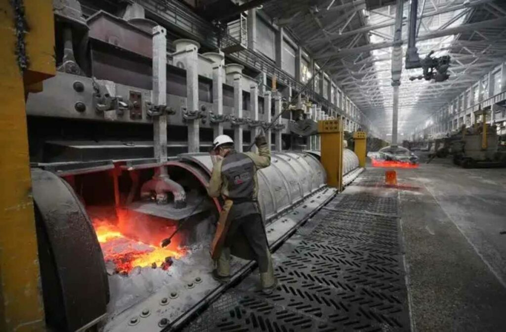 Estados Unidos anunció la prohibición de importaciones de aluminio, cobre y níquel de origen ruso. Foto: AFP