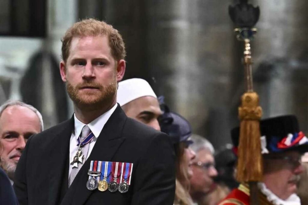 El príncipe Enrique, que llegó a Londres para un evento benéfico, no verá a su padre, el rey Carlos III, enfermo de cáncer. Foto: AFP